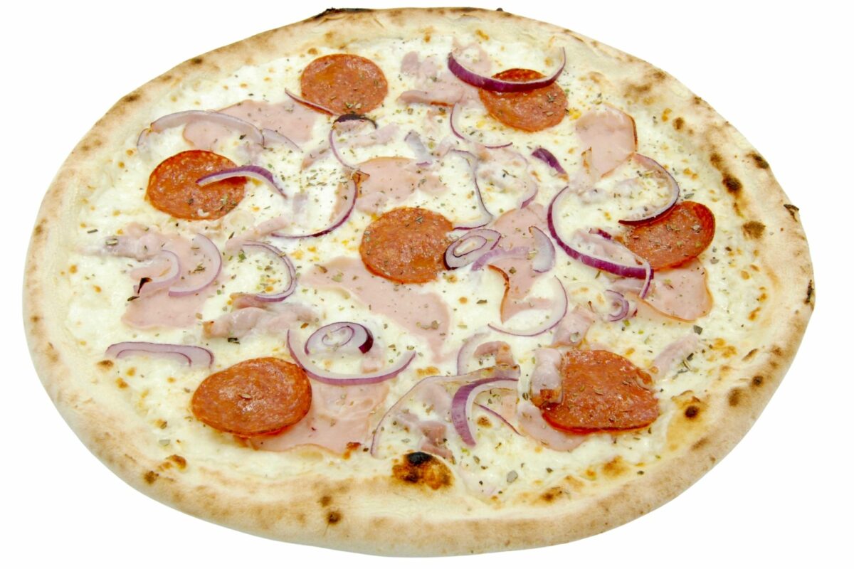 08 PIZZA TRE CARNE